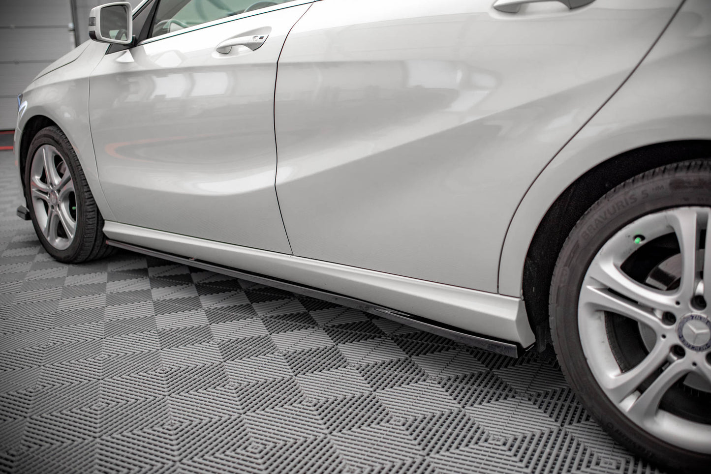 Seitenschweller Ansatz für V.2 für Mercedes-Benz A W176 schwarz matt
