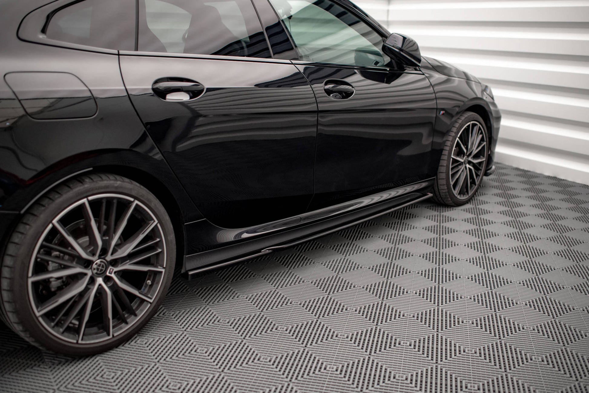 Seitenschweller Ansatz für V.1 für BMW 2 Gran Coupe M-Paket / M235i F44 Carbon Look