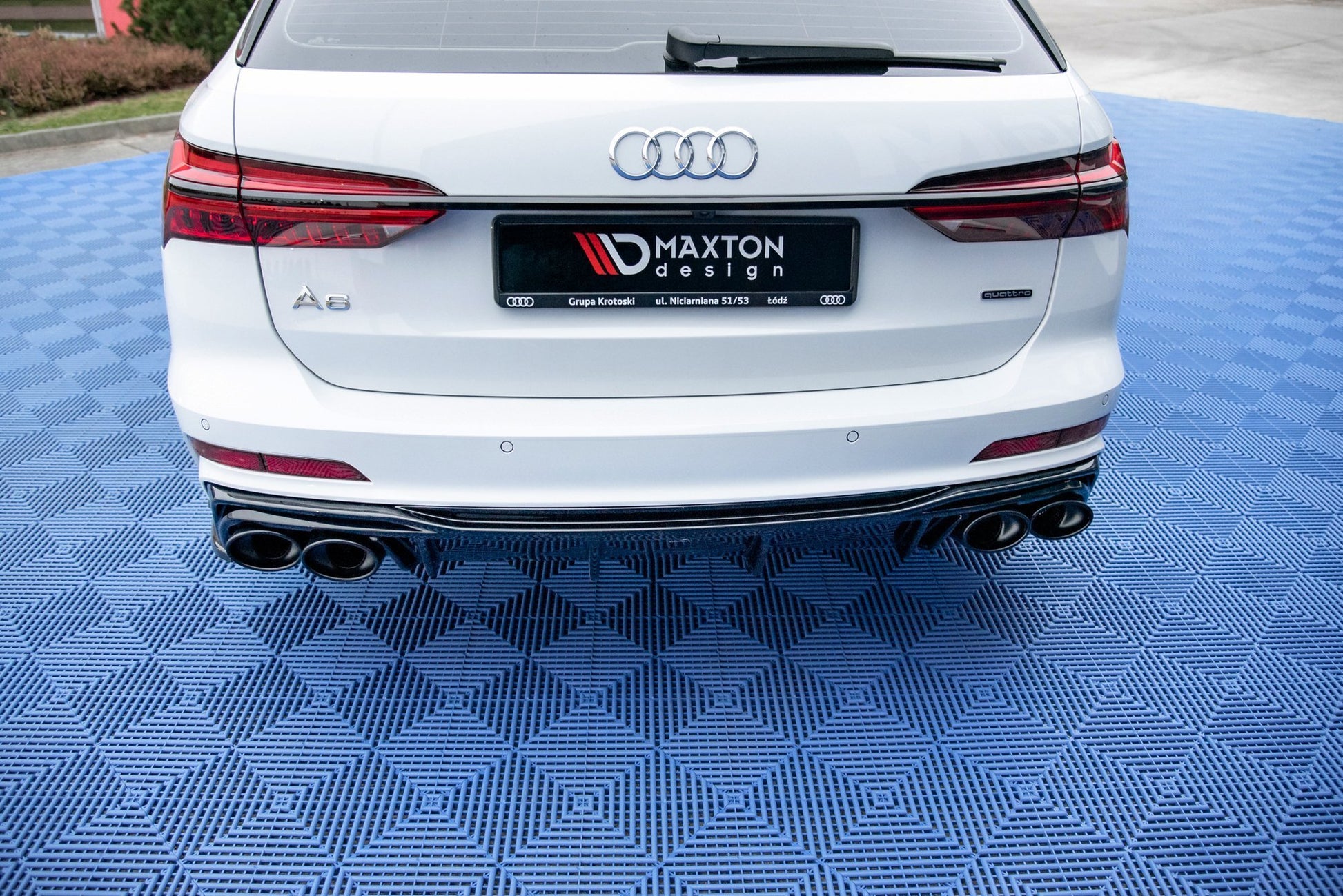 Diffusor Heck Ansatz für + Endschalldampfer Sportauspuff Attrappe Audi S6 / A6 S-Line C8