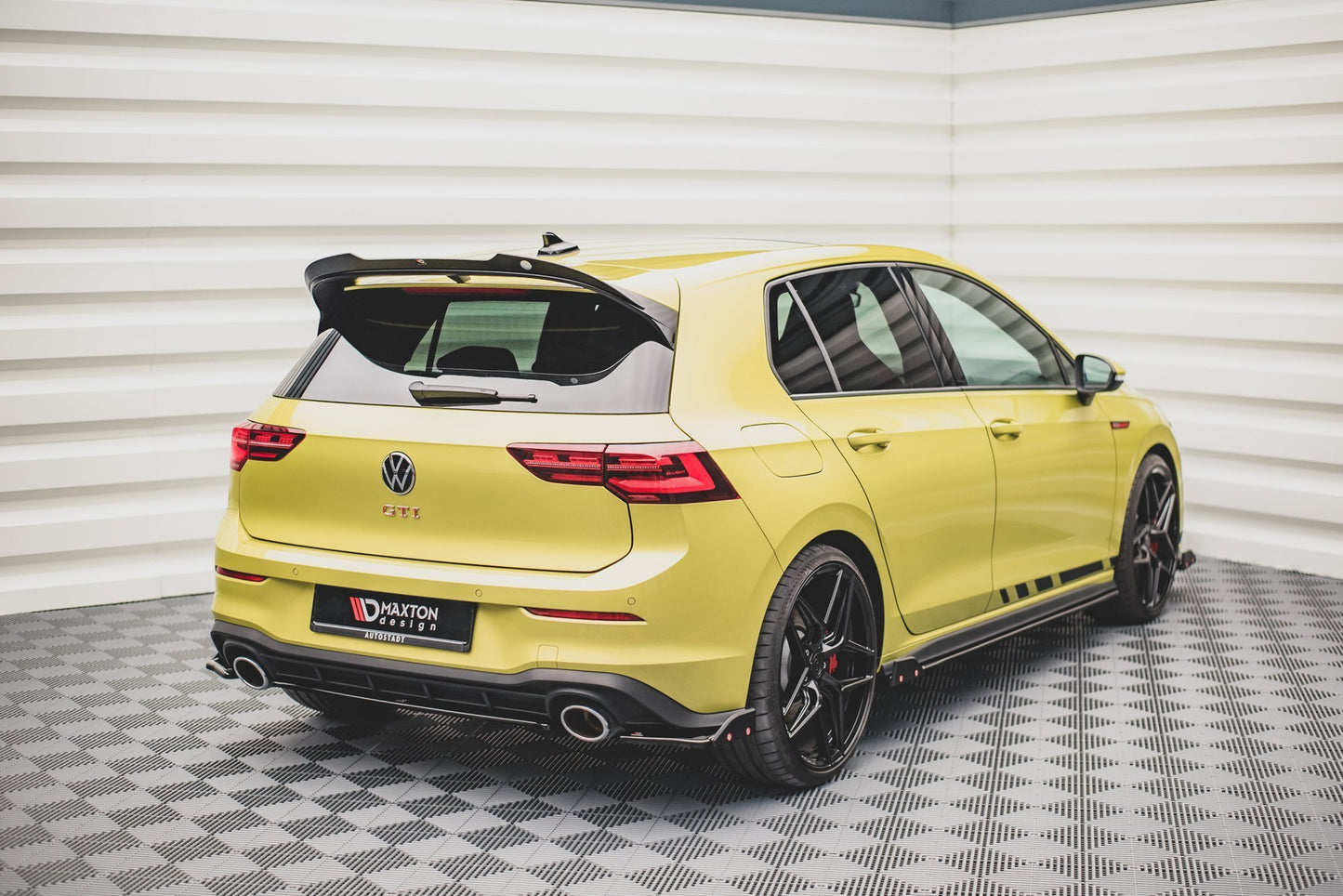Spoiler CAP V.1 für Volkswagen Golf 8 R-Performance / GTI Clubsport schwarz Hochglanz