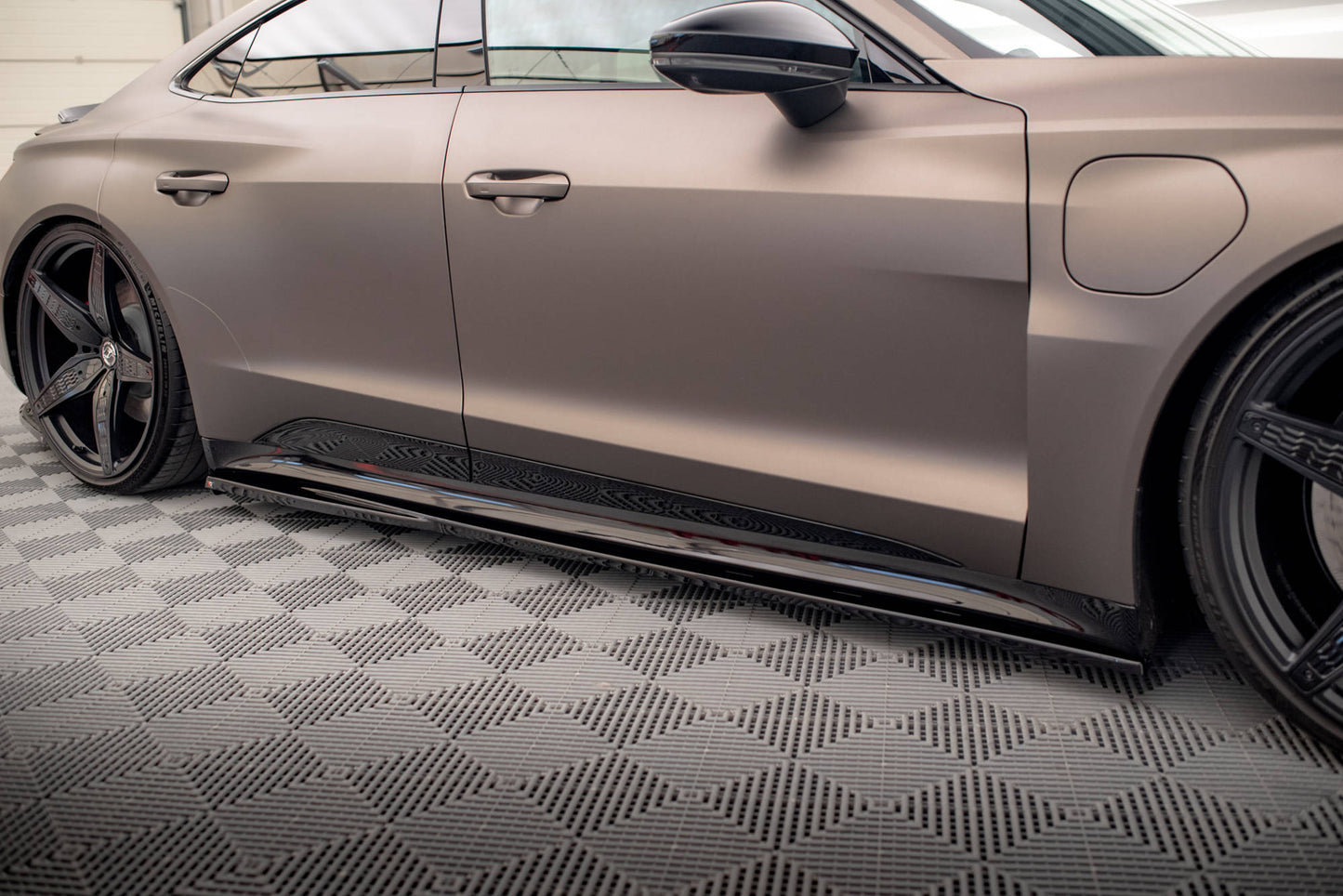 Seitenschweller Ansatz für V.1 für Audi e-Tron GT / RS GT Mk1 schwarz matt