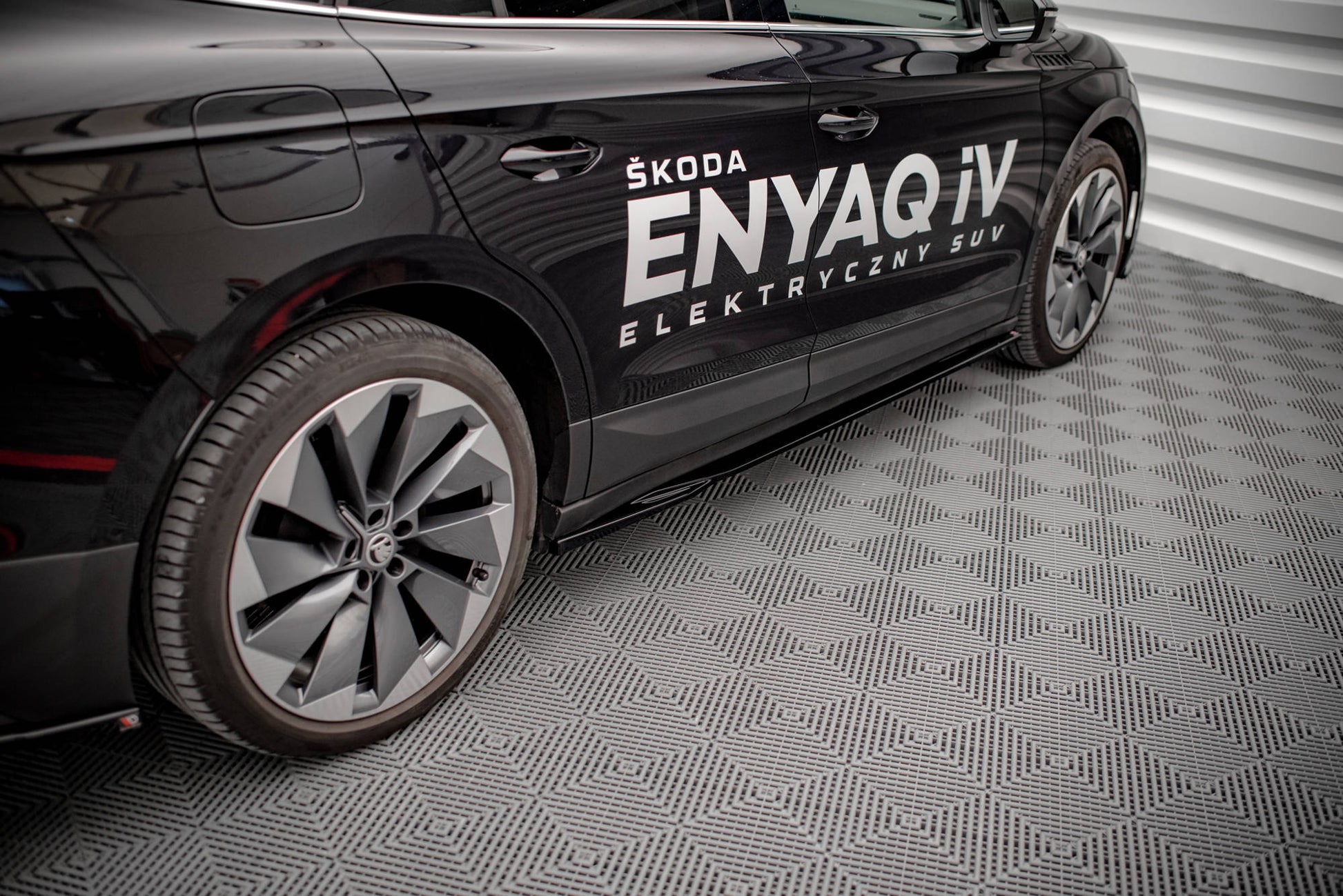 Seitenschweller Ansatz für Skoda Enyaq iV schwarz Hochglanz