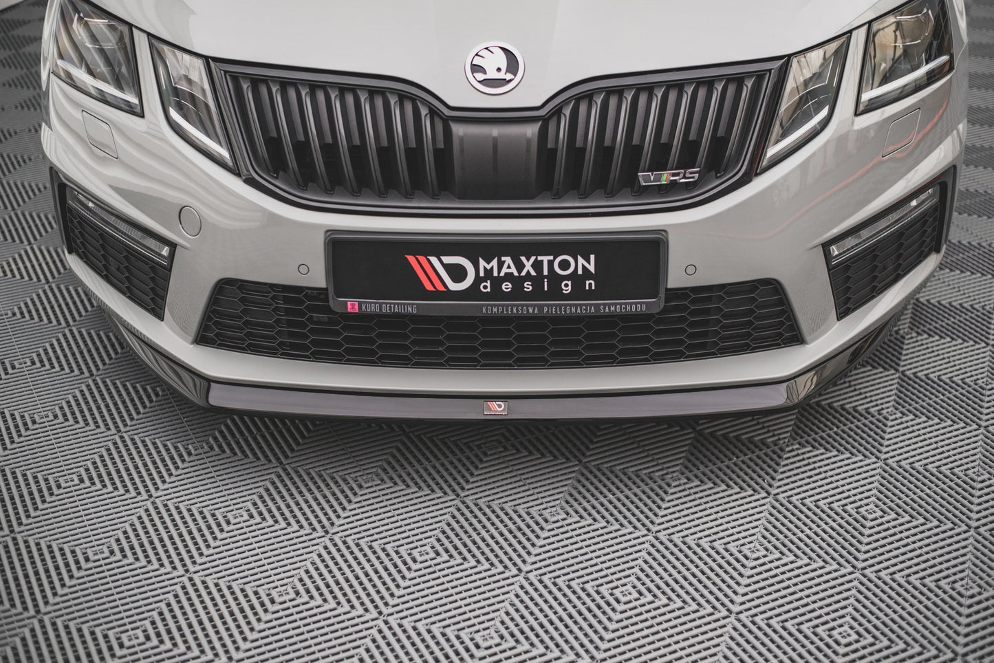 Front Ansatz V.1 für Skoda Octavia RS Mk3 Facelift Carbon Look