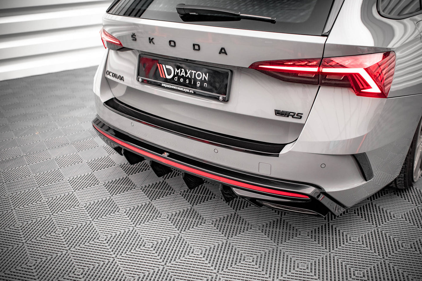 Diffusor Heck Ansatz für Skoda Octavia RS Mk4 schwarz Hochglanz