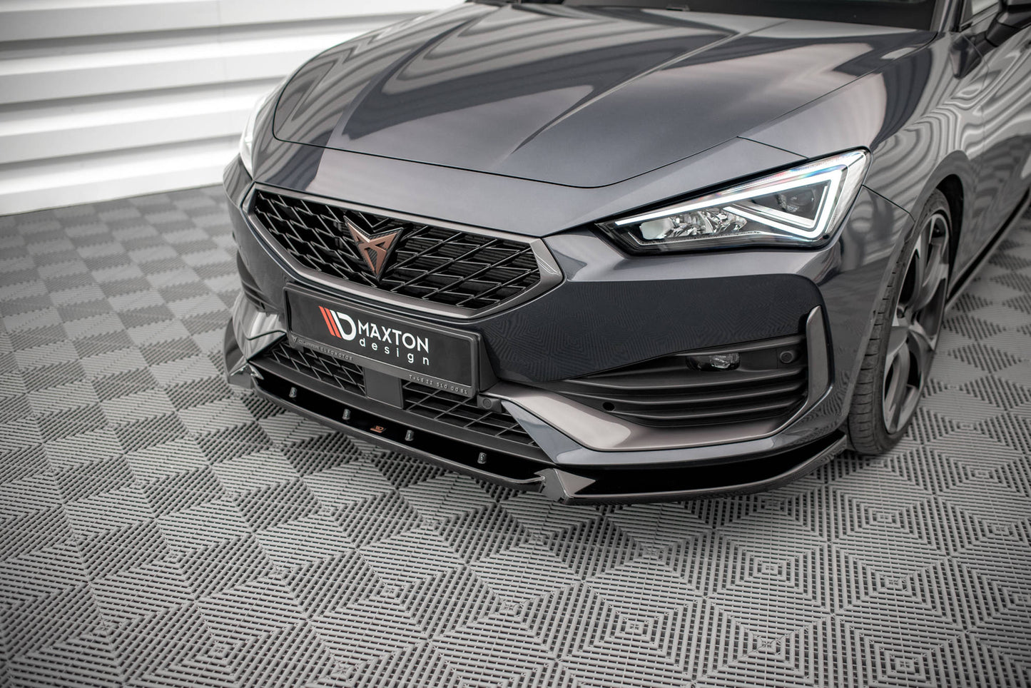 Front Ansatz V.1 für Cupra Leon schwarz Hochglanz