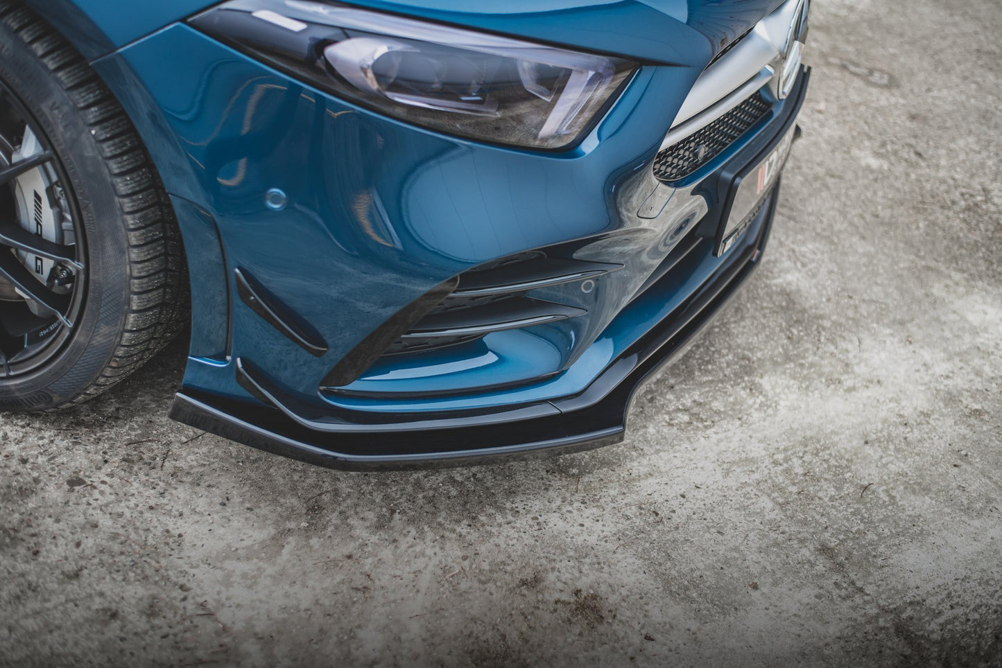 Front Ansatz V.2 für Mercedes A35 AMG Aero W177  schwarz Hochglanz