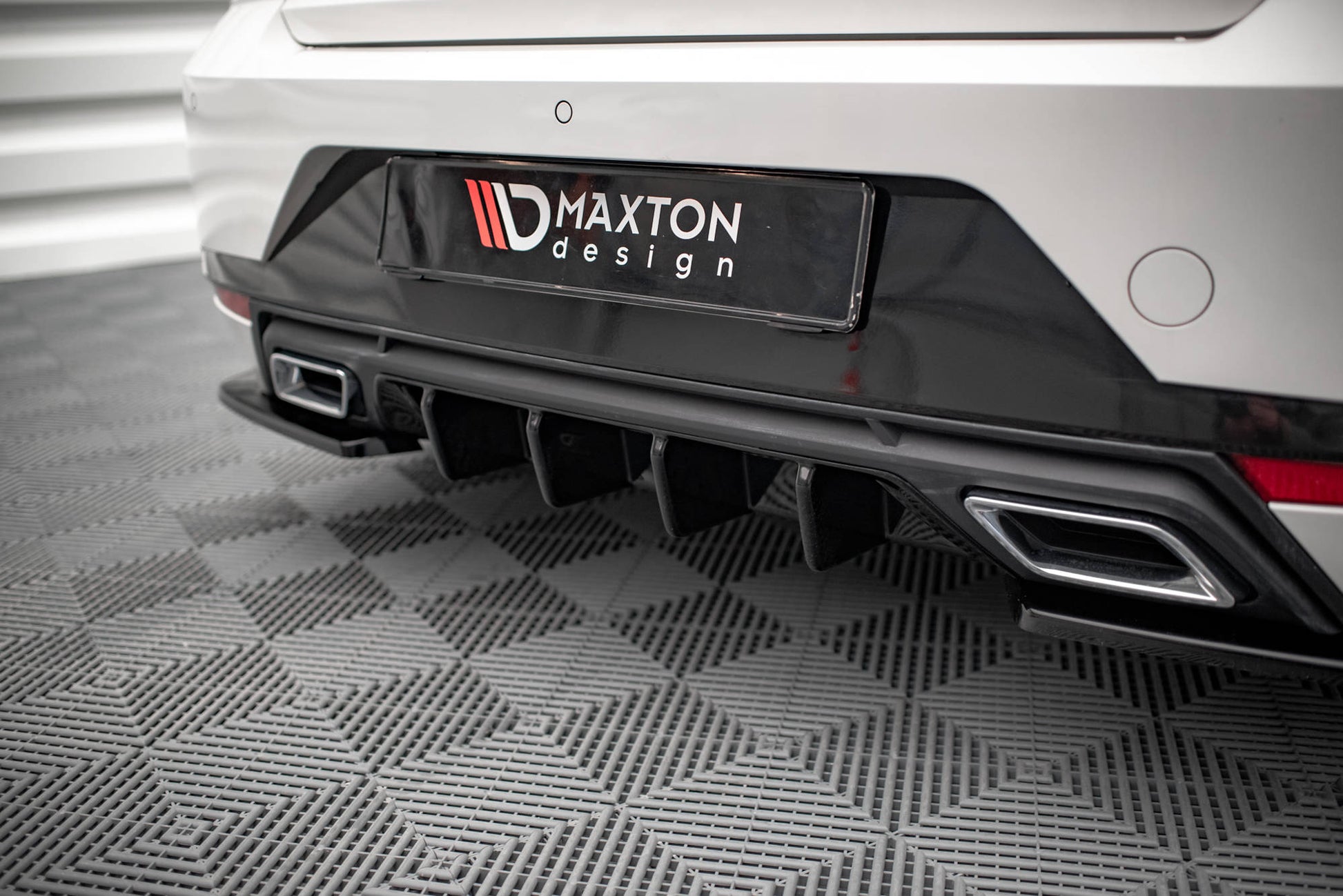 Diffusor Heck Ansatz für Seat Ibiza FR/ Standard Mk5 schwarz matt