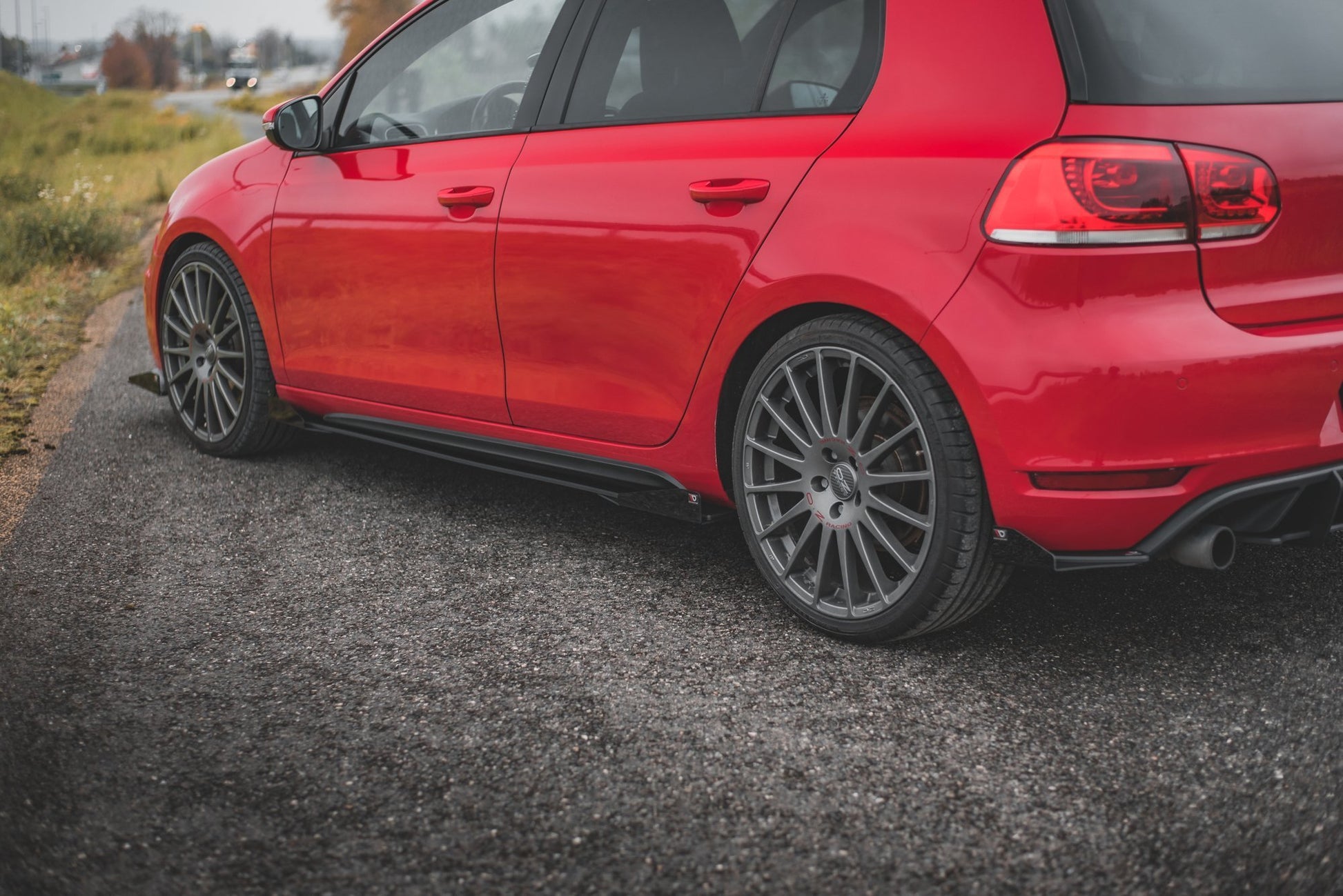 Robuste Racing Seitenschweller Ansatz für für + Flaps Volkswagen Golf GTI Mk6  schwarz Hochglanz