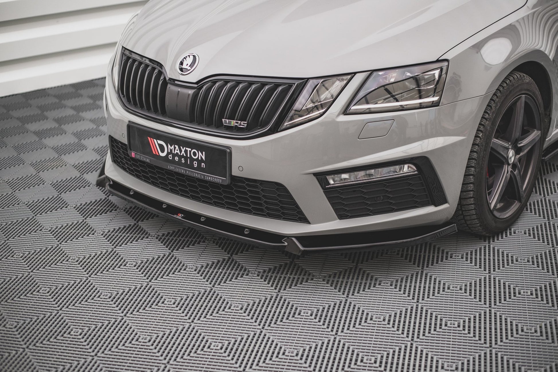 Front Ansatz V.2 für Skoda Octavia RS Mk3 Facelift schwarz matt