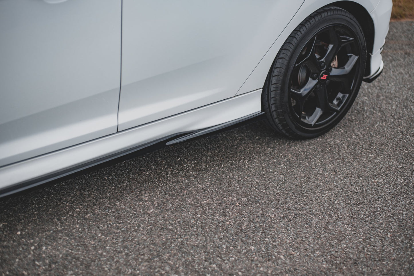 Seitenschweller Ansatz für V.2 für Ford Focus ST Mk3 schwarz matt