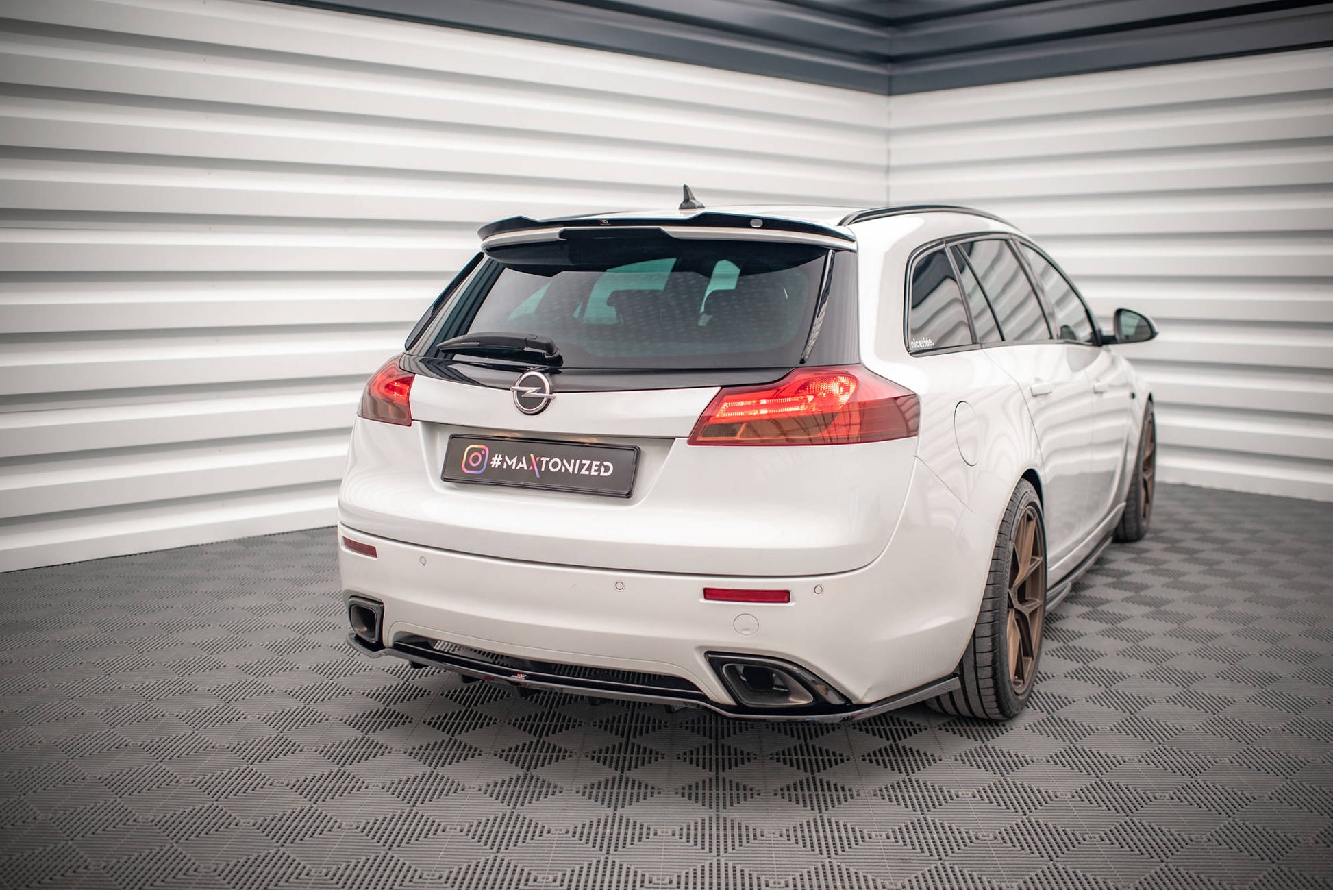 Spoiler CAP für Opel Insignia OPC Sports Tourer Mk1 Carbon Look
