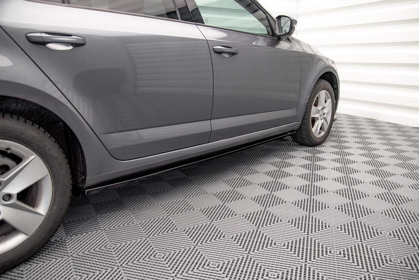 Seitenschweller Ansatz für Skoda Octavia Mk3 Facelift Carbon Look