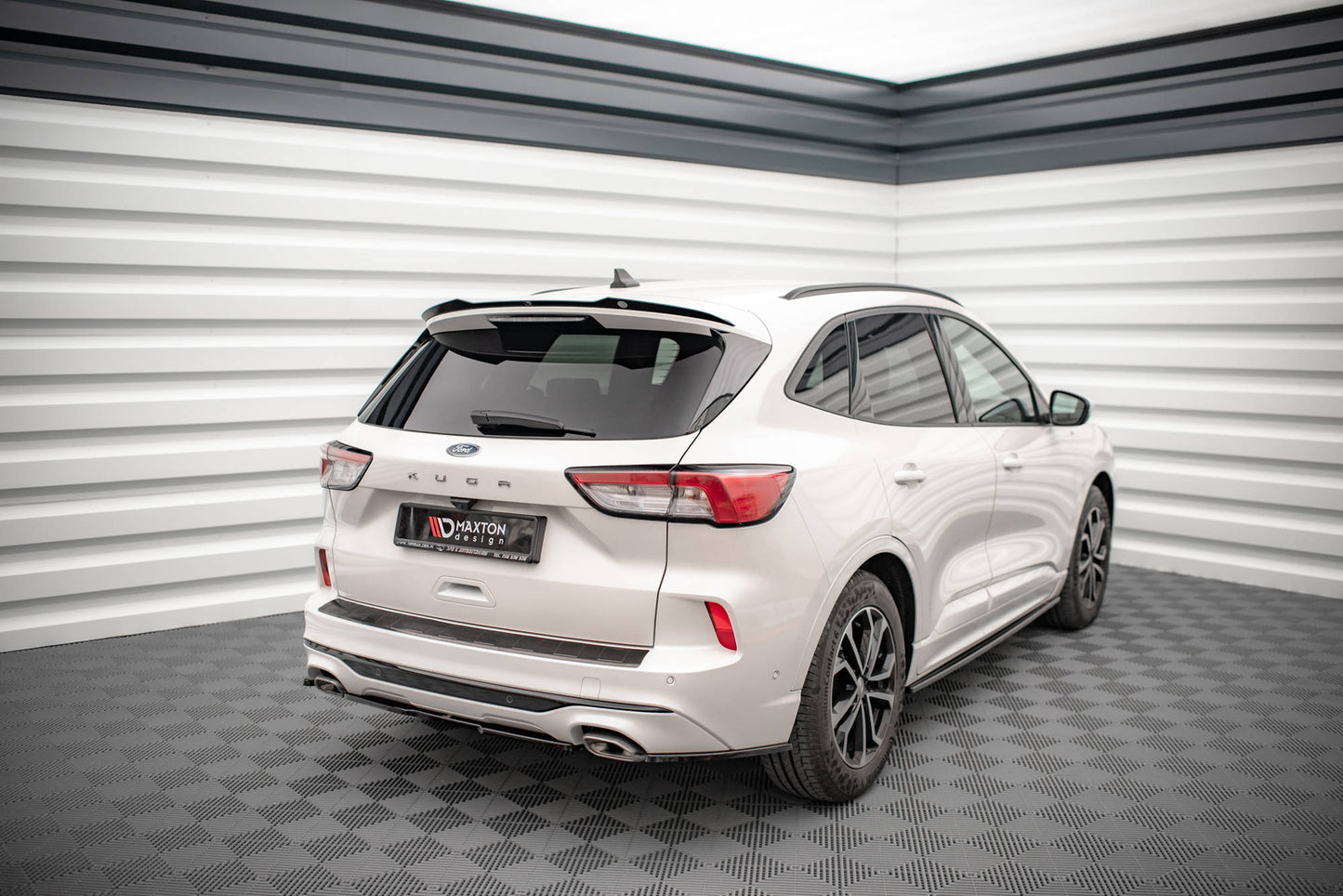 Heck Ansatz Flaps Diffusor für Ford Kuga ST-Line Mk3 schwarz Hochglanz