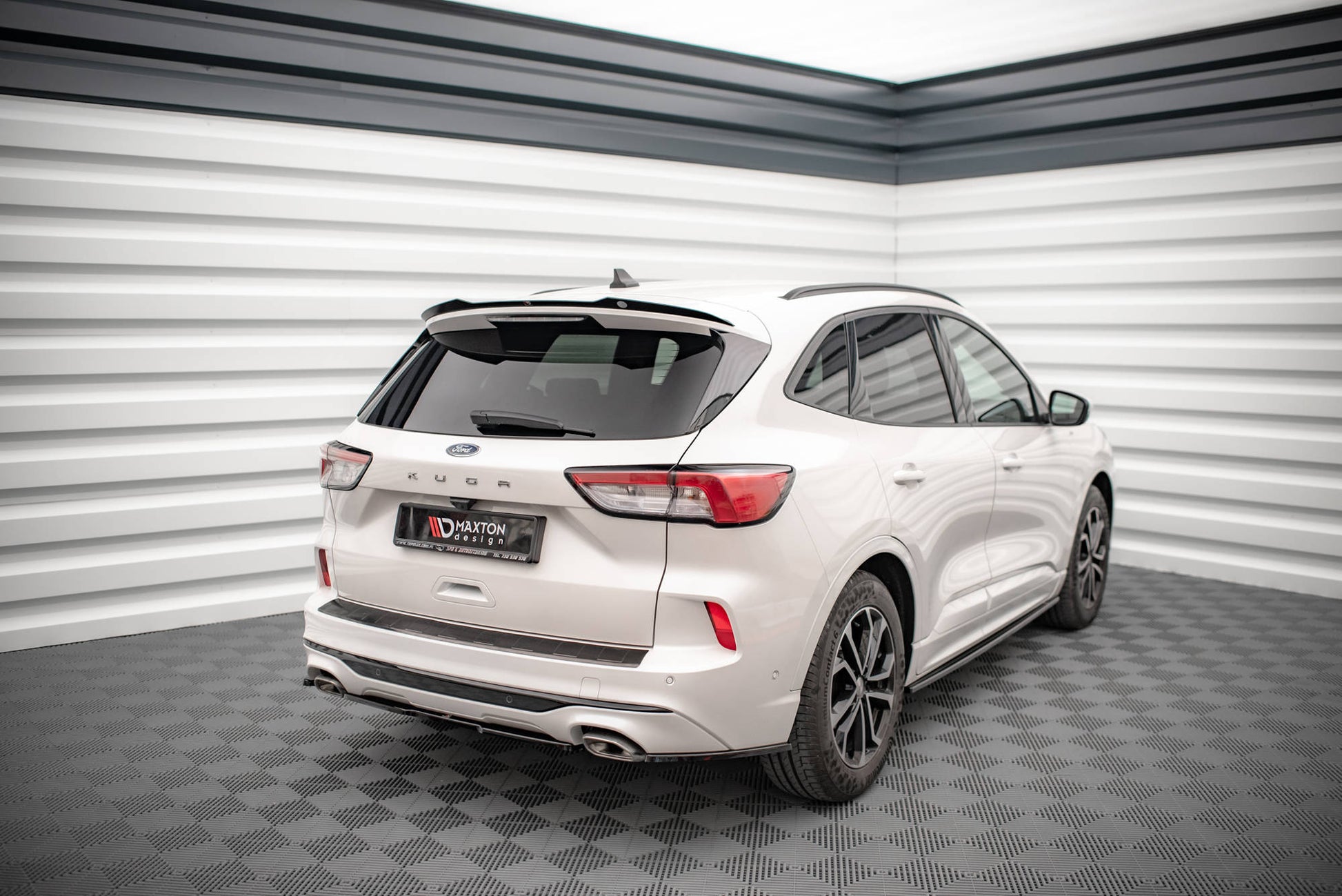 Heck Ansatz Flaps Diffusor für Ford Kuga ST-Line Mk3 schwarz Hochglanz