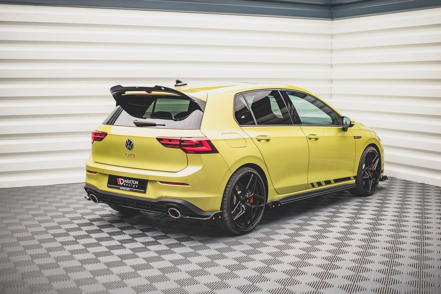 Heck Ansatz Flaps Diffusor +Flaps für V.1 Volkswagen Golf 8 GTI Clubsport