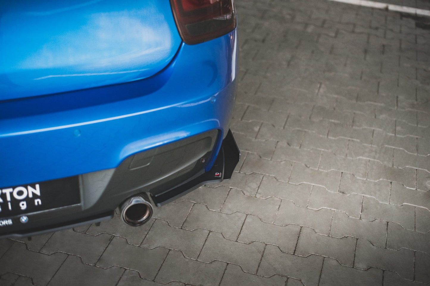 Hintere Seiten Flaps für BMW M135i F20 schwarz Hochglanz