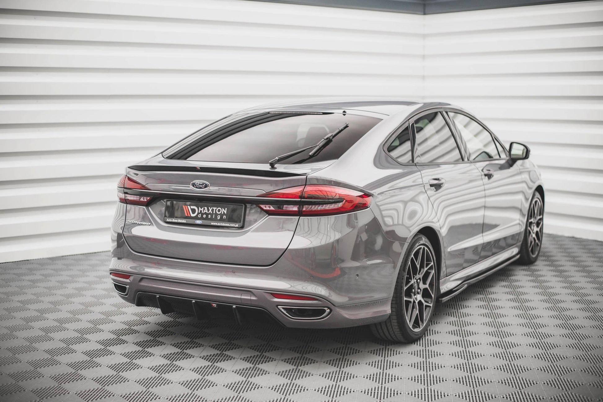 Diffusor Heck Ansatz für Ford Mondeo ST-Line Mk5 Facelift schwarz Hochglanz