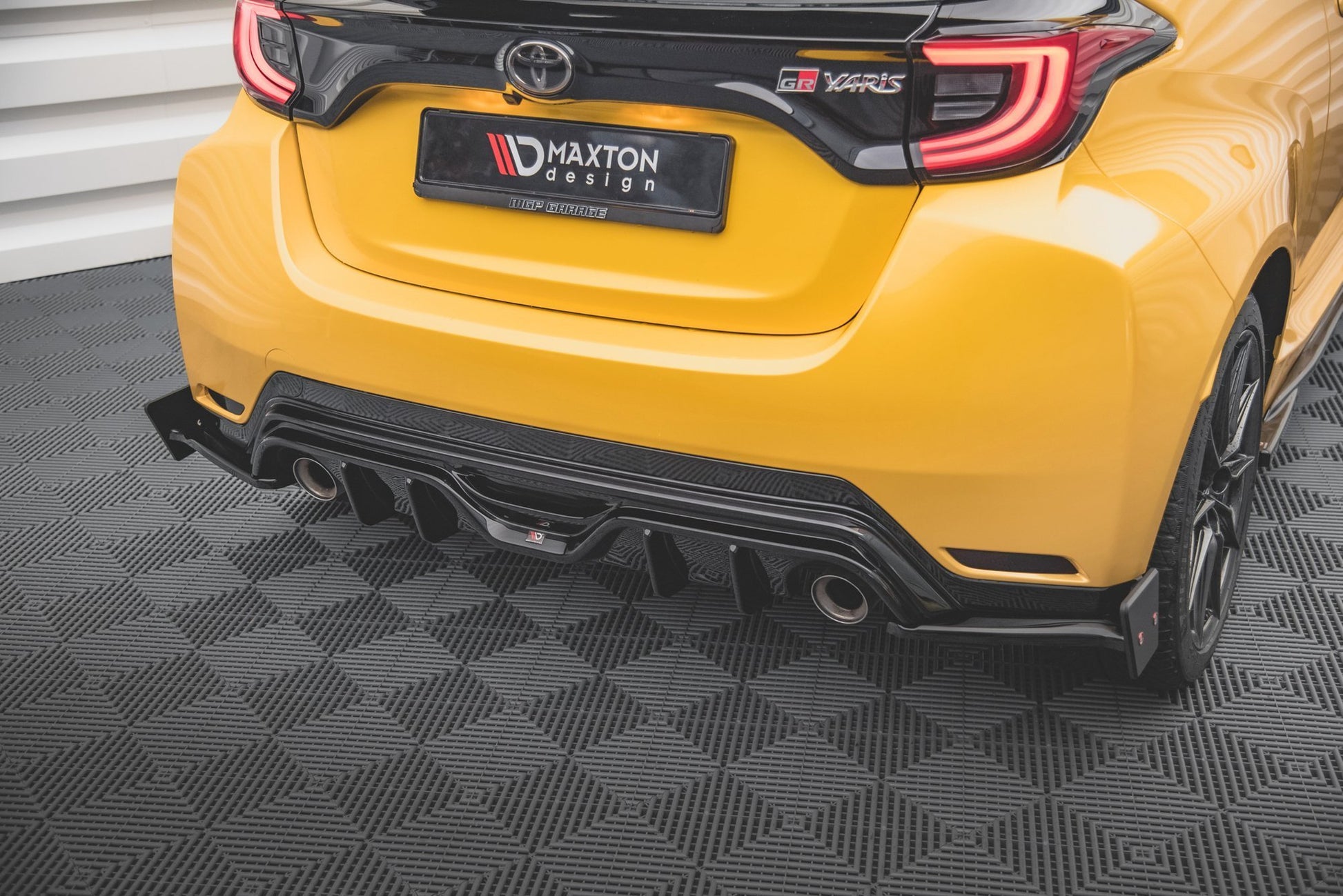 Heck Ansatz Flaps Diffusor +Flaps für V.4 Toyota GR Yaris Mk4