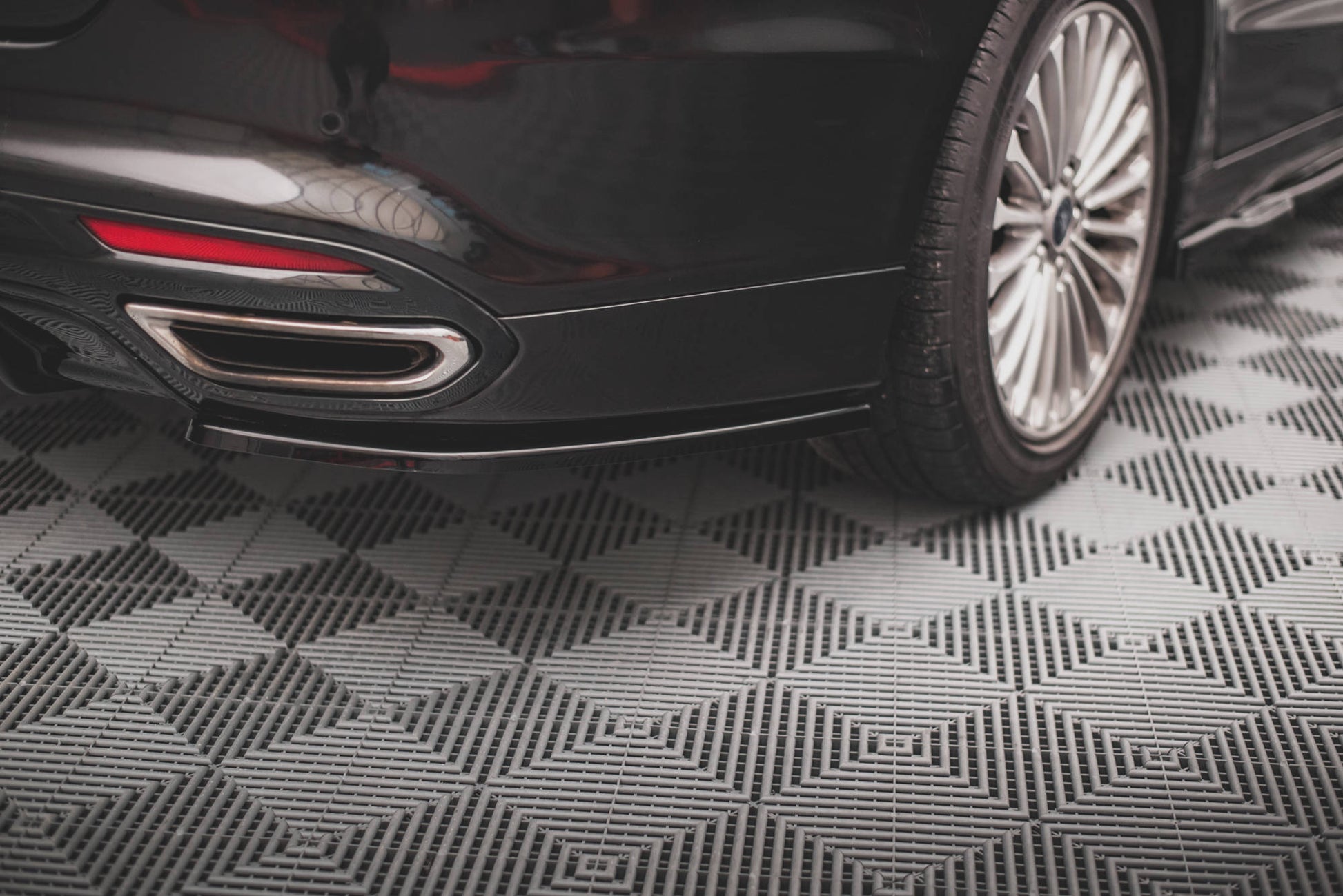 Heck Ansatz Flaps Diffusor für Ford Mondeo Mk5 Carbon Look