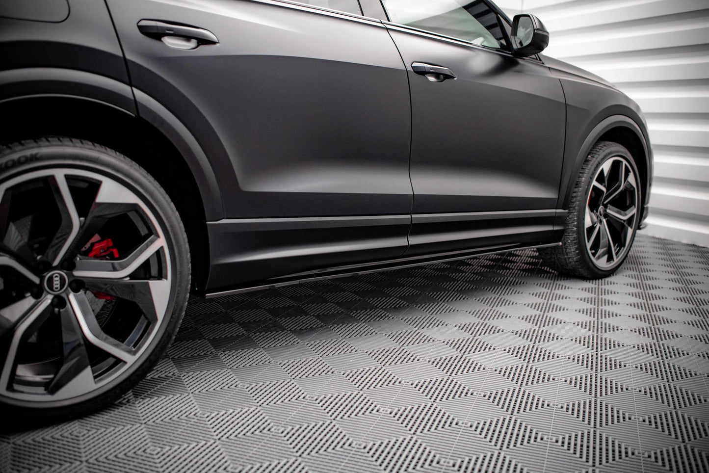Seitenschweller Ansatz für Audi RSQ8 Mk1 schwarz matt