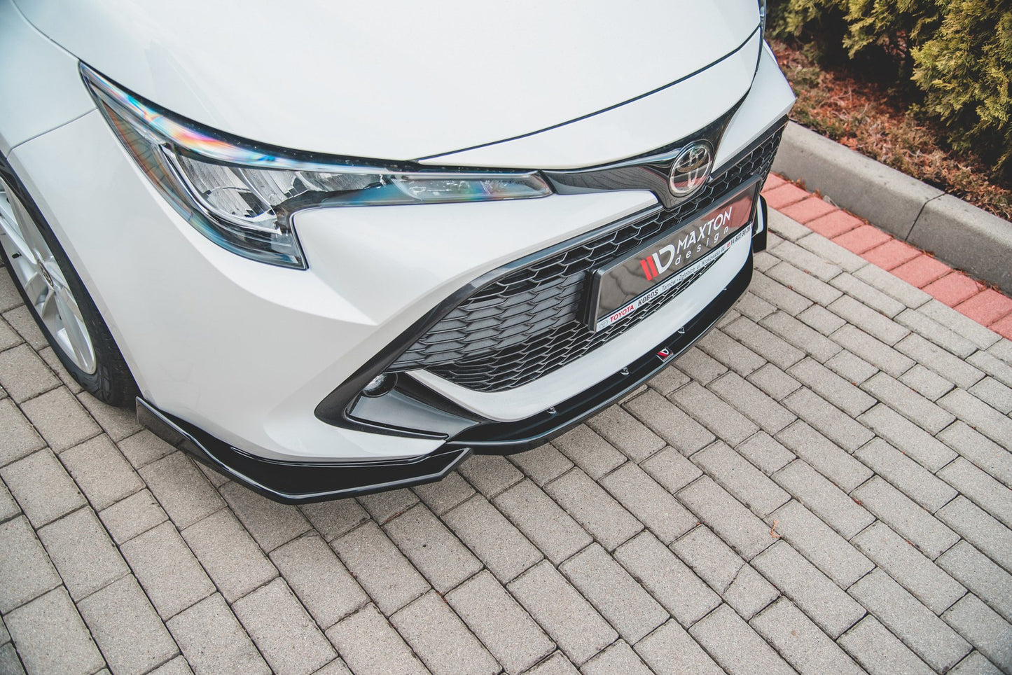 Front Ansatz V.2 für Toyota Corolla XII Touring Sports/ Hatchback Carbon Look