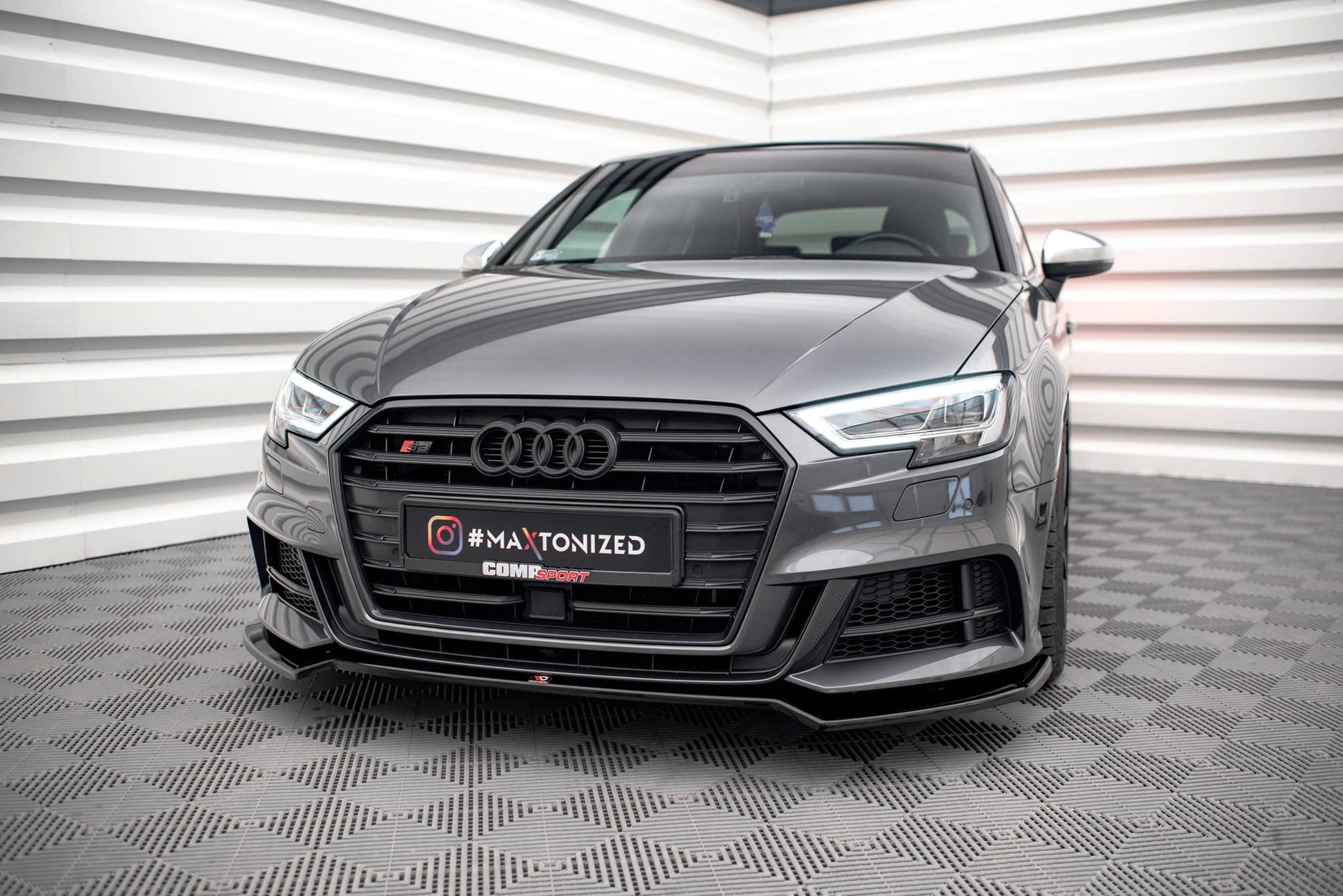 Front Ansatz V.2 für Audi S3 Sportback 8V Facelift schwarz Hochglanz