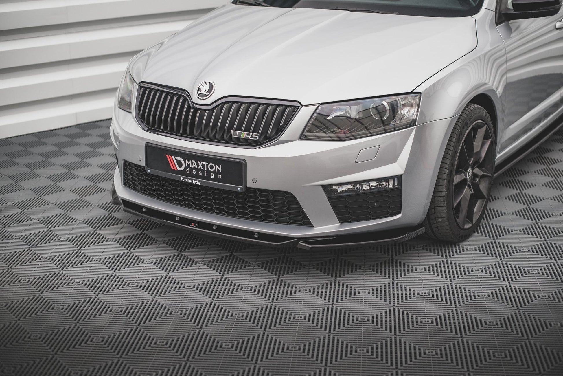 Front Ansatz V.4 für Skoda Octavia RS Mk3 schwarz matt