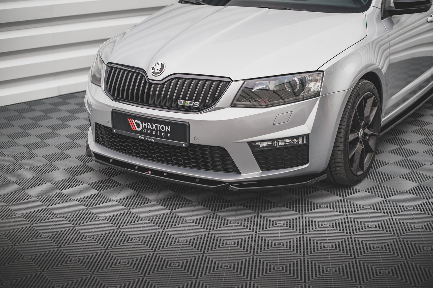 Front Ansatz V.4 für Skoda Octavia RS Mk3 Carbon Look