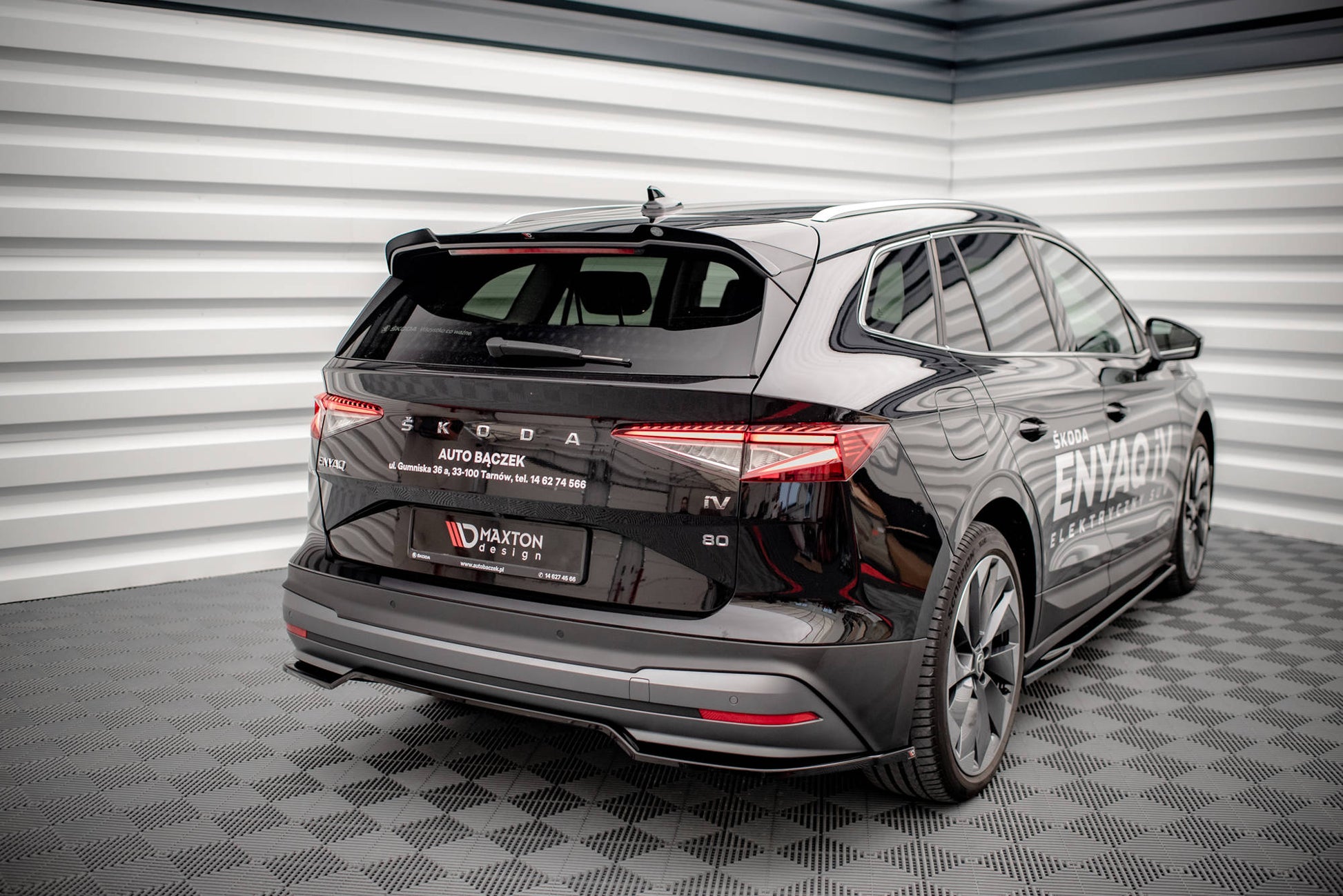 Mittlerer Diffusor Heck Ansatz DTM Look für Skoda Enyaq iV schwarz matt