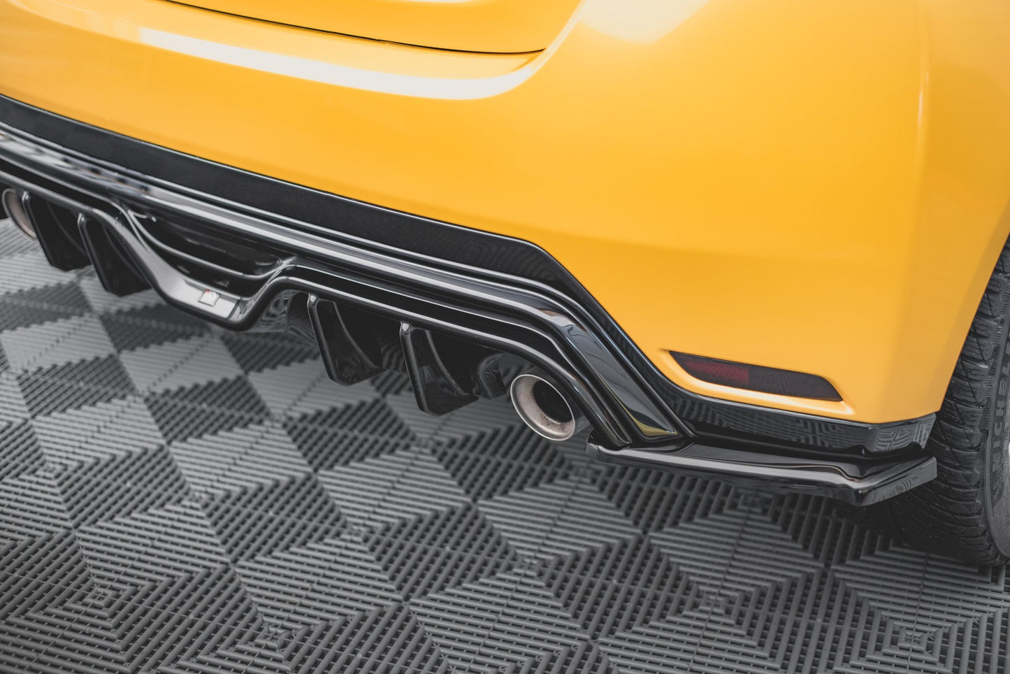 Heck Ansatz Flaps Diffusor V.3 für Toyota GR Yaris Mk4 schwarz matt