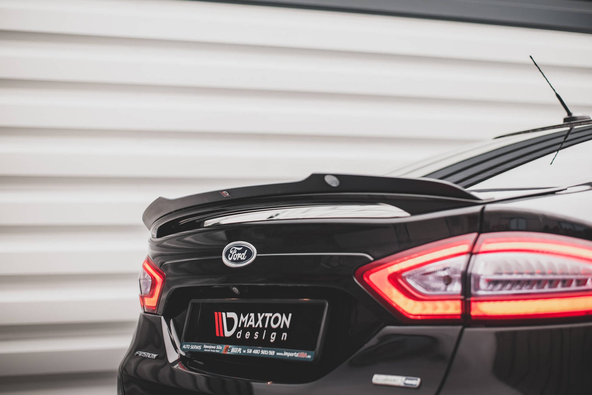 Spoiler CAP für Ford Mondeo Mk5 schwarz matt