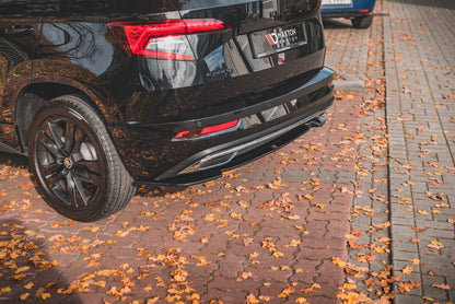 Mittlerer Diffusor Heck Ansatz für Skoda Karoq Sportline schwarz Hochglanz