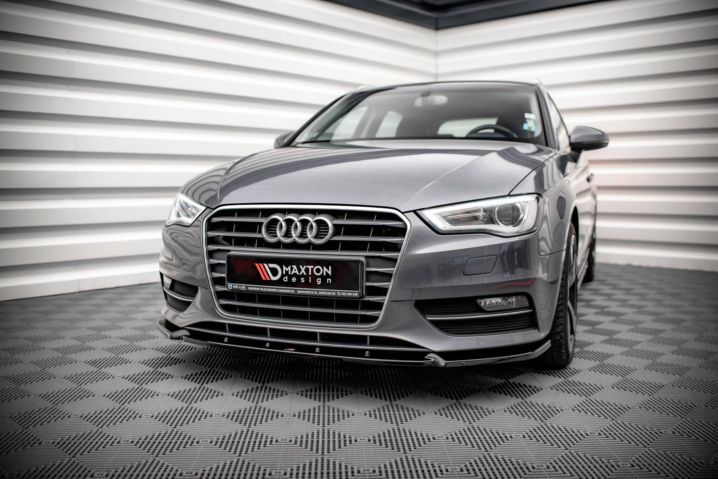 Front Ansatz für Audi A3 Sportback 8V schwarz Hochglanz