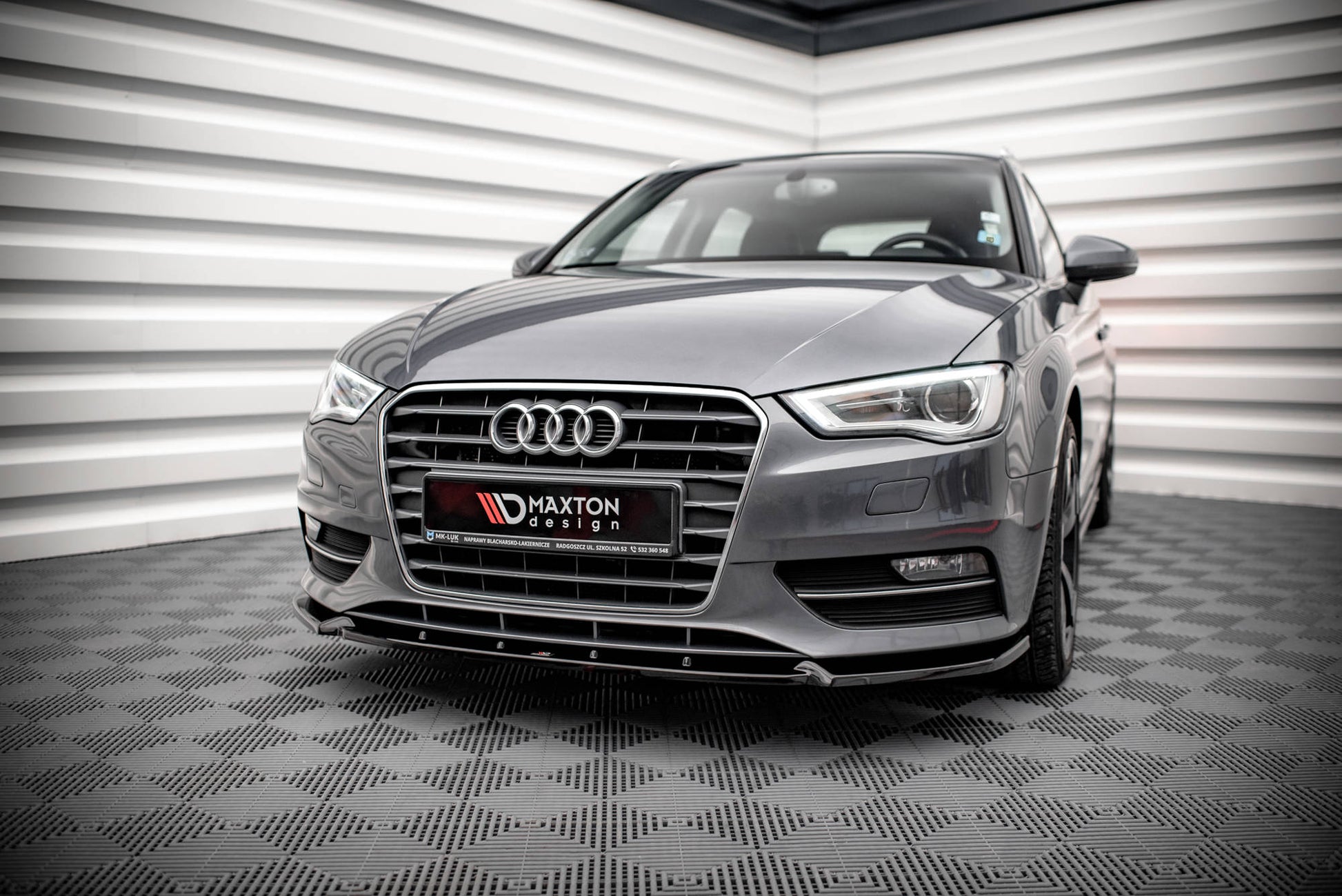 Front Ansatz für Audi A3 Sportback 8V schwarz Hochglanz