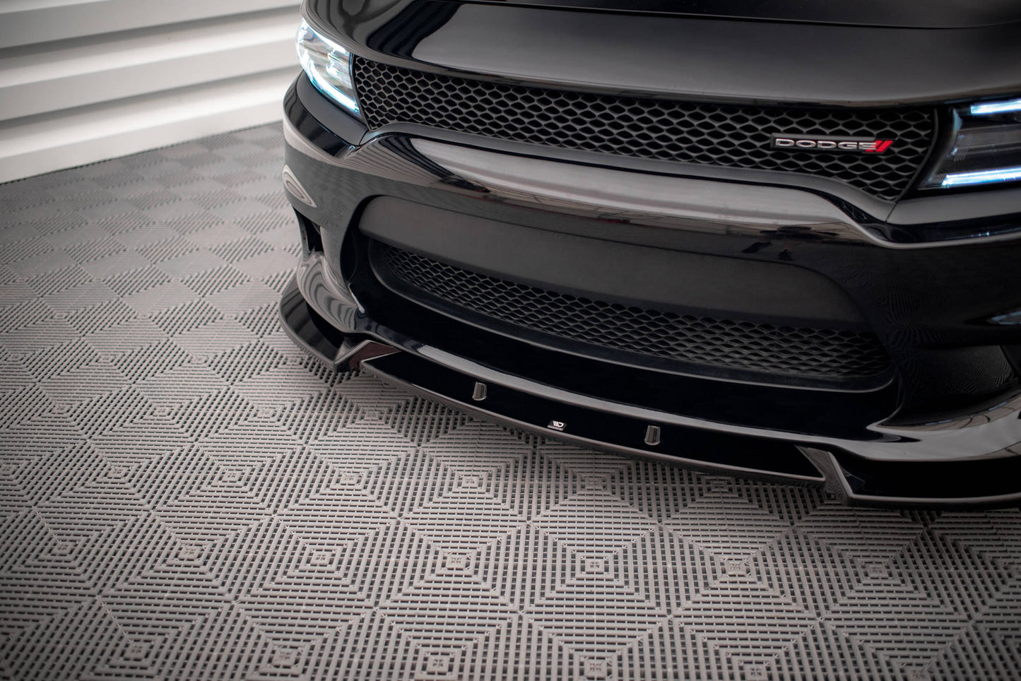 Front Ansatz V.2 für Dodge Charger SRT Mk7 Facelift schwarz Hochglanz