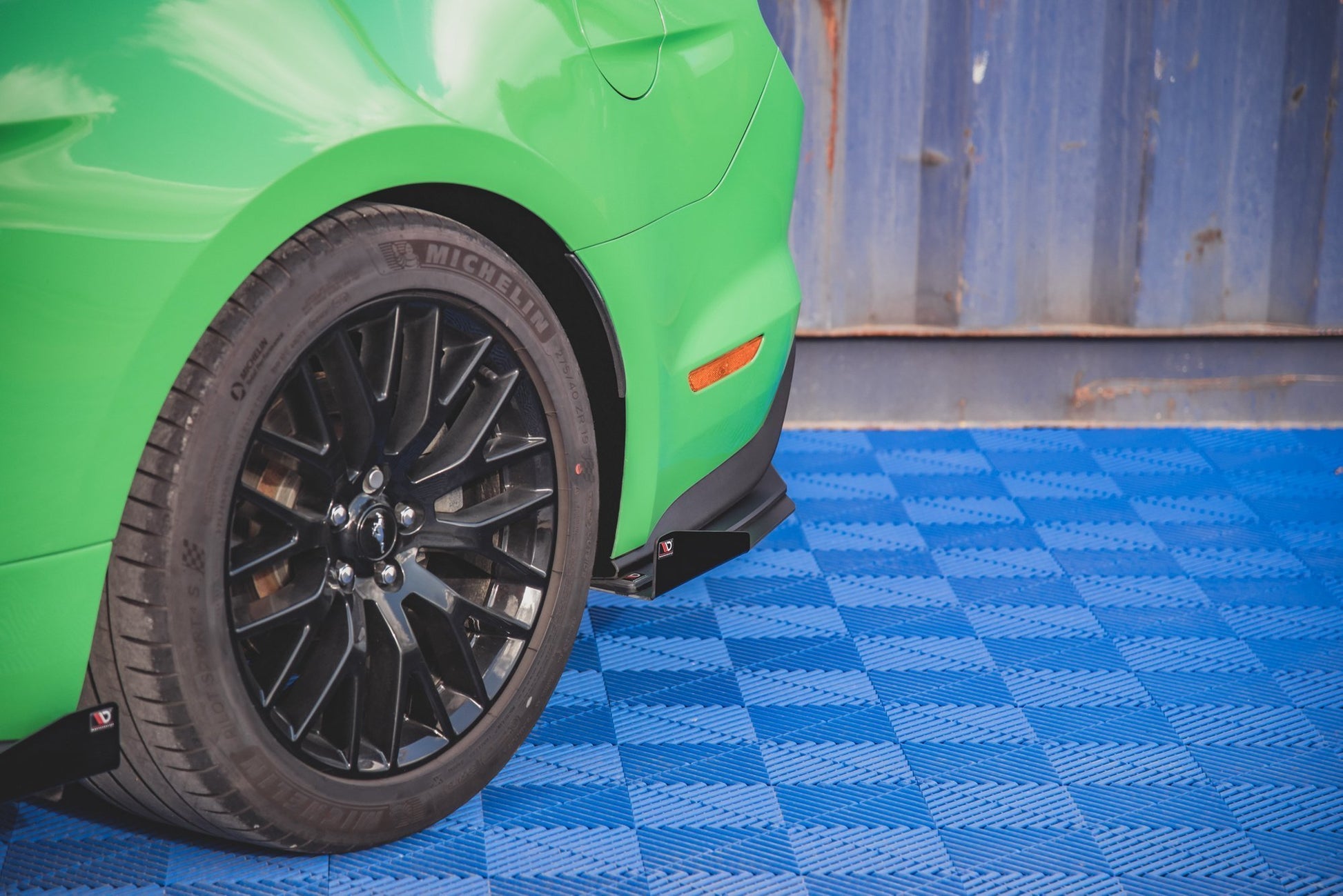 Street Pro Heck Ansatz Flaps Diffusor V.1 +Flaps für Ford Mustang GT Mk6 Facelift schwarz Hochglanz