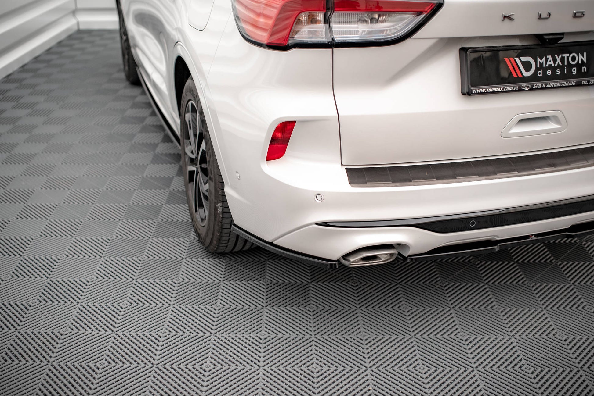 Heck Ansatz Flaps Diffusor für Ford Kuga ST-Line Mk3 schwarz Hochglanz