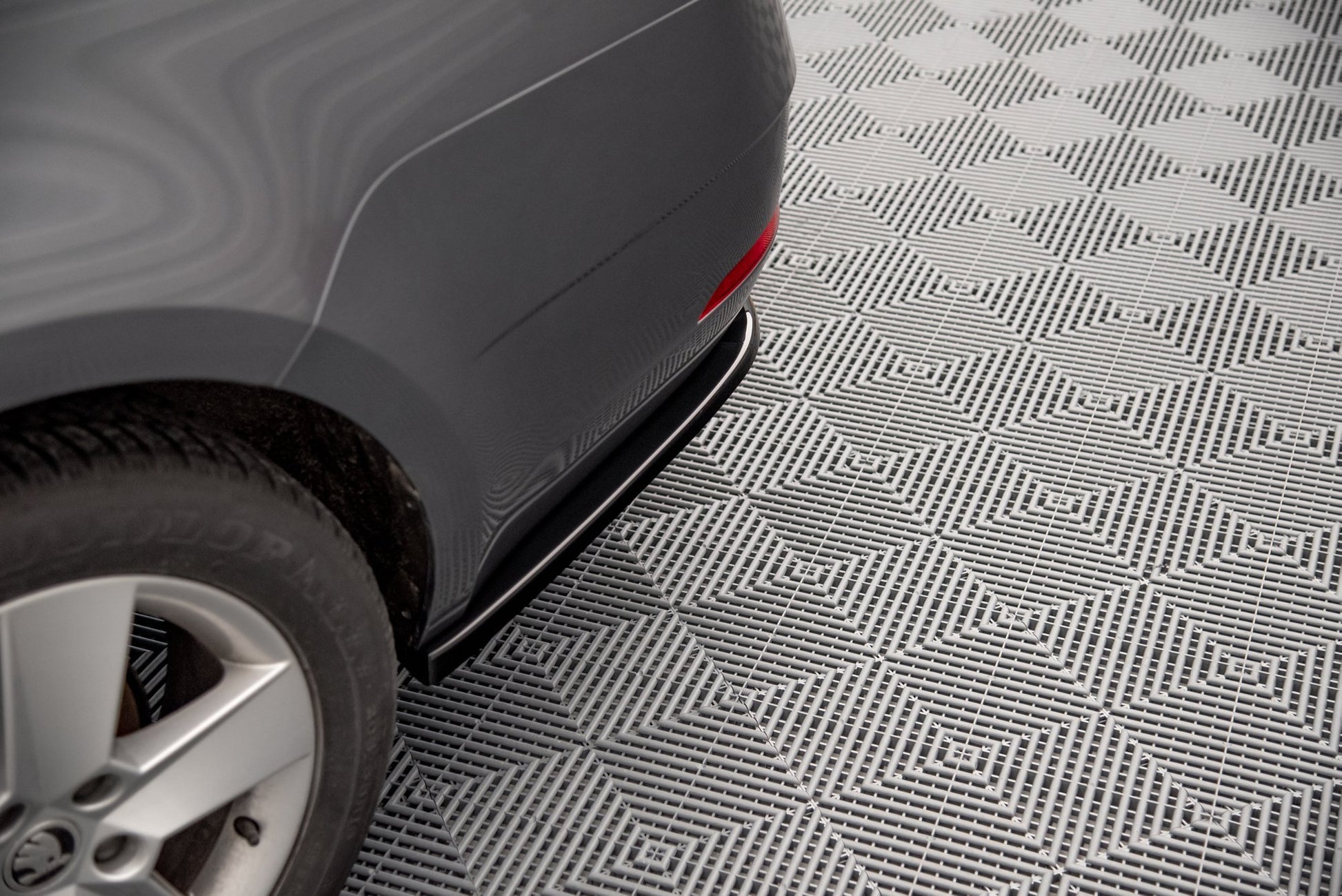 Heck Ansatz Flaps Diffusor für Skoda Octavia Mk3 Facelift schwarz matt