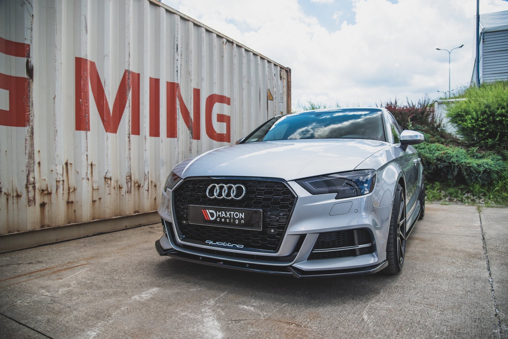 Front Ansatz V.3 für Audi S3 / A3 S-Line 8V FL Limousine schwarz Hochglanz