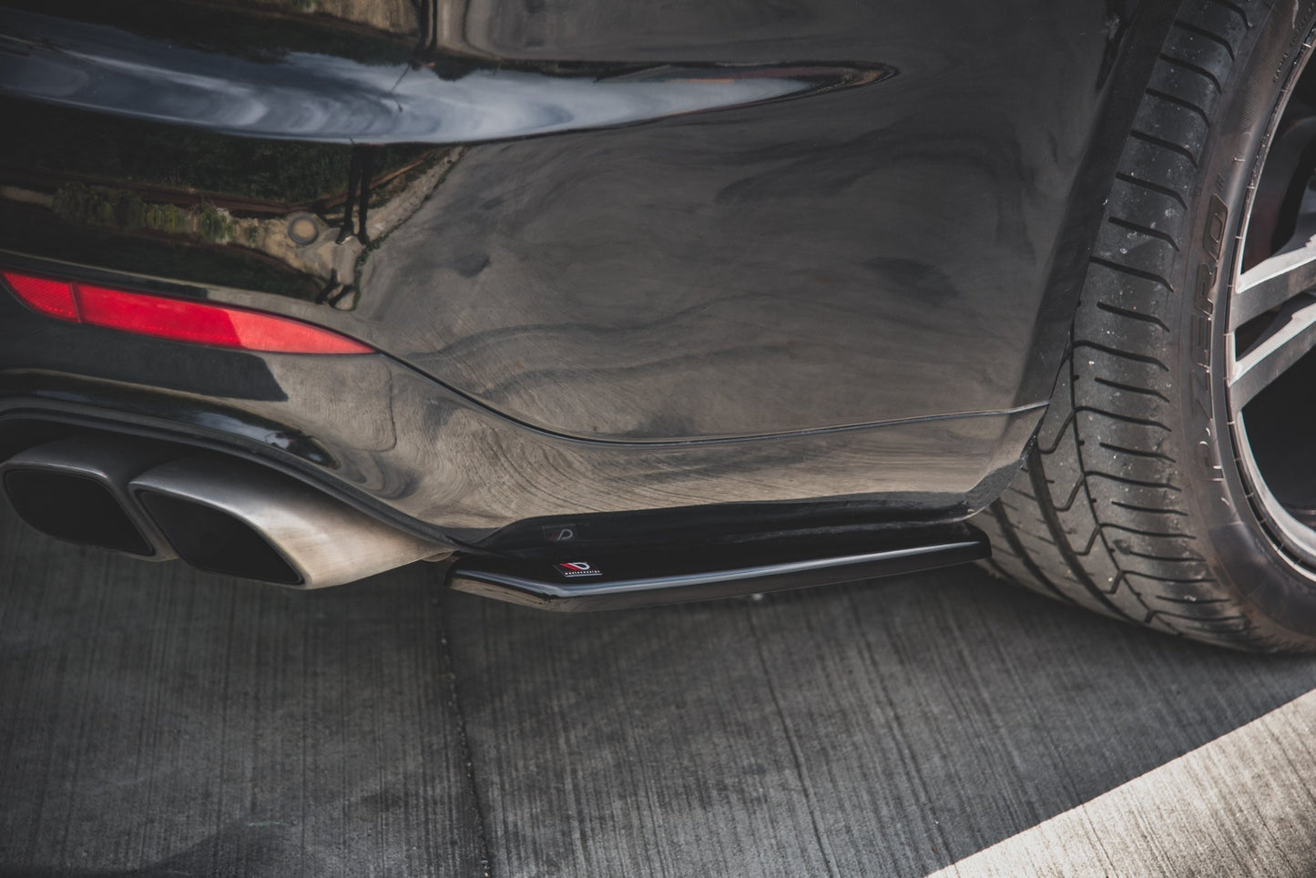 Heck Ansatz Flaps Diffusor für Porsche Panamera Turbo 970 Facelift schwarz matt
