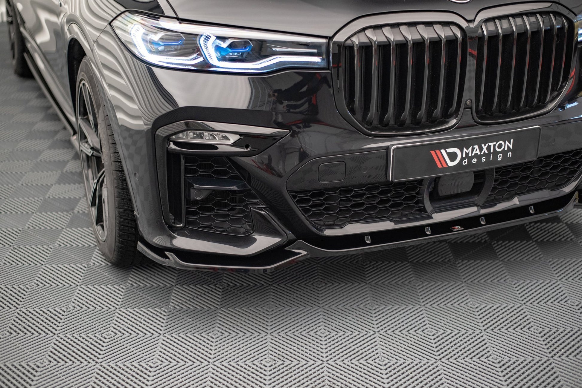 Front Ansatz V.3 für BMW X7 M G07 schwarz matt