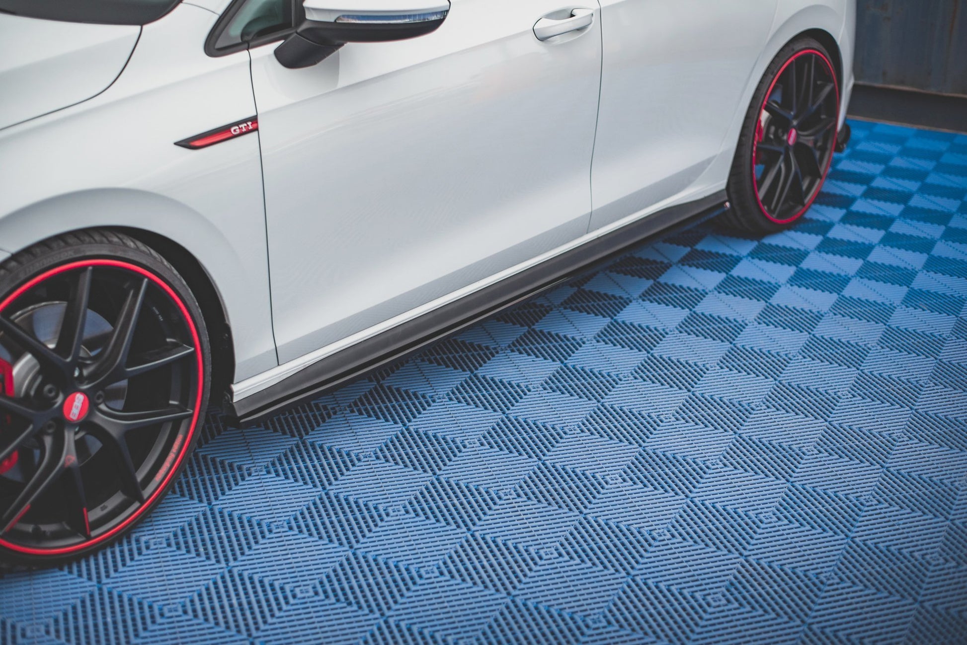 Seitenschweller Ansatz für Volkswagen Golf 8 GTI schwarz Hochglanz