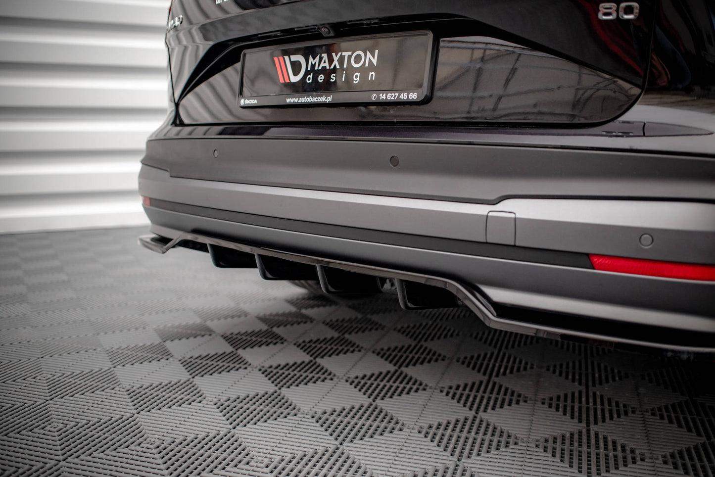 Mittlerer Diffusor Heck Ansatz DTM Look für Skoda Enyaq iV schwarz matt