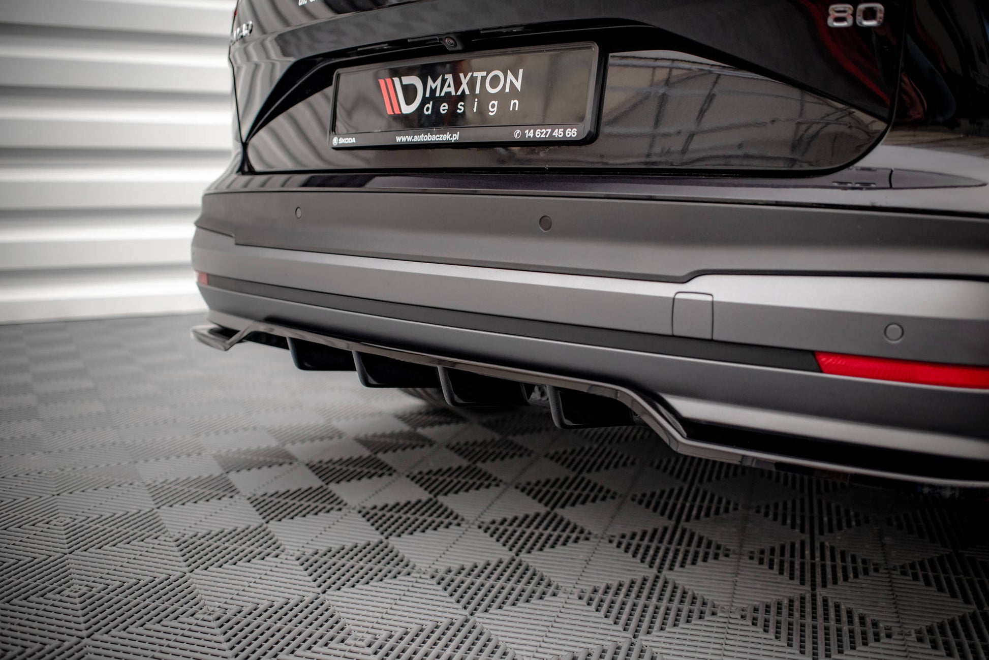 Mittlerer Diffusor Heck Ansatz DTM Look für Skoda Enyaq iV schwarz matt