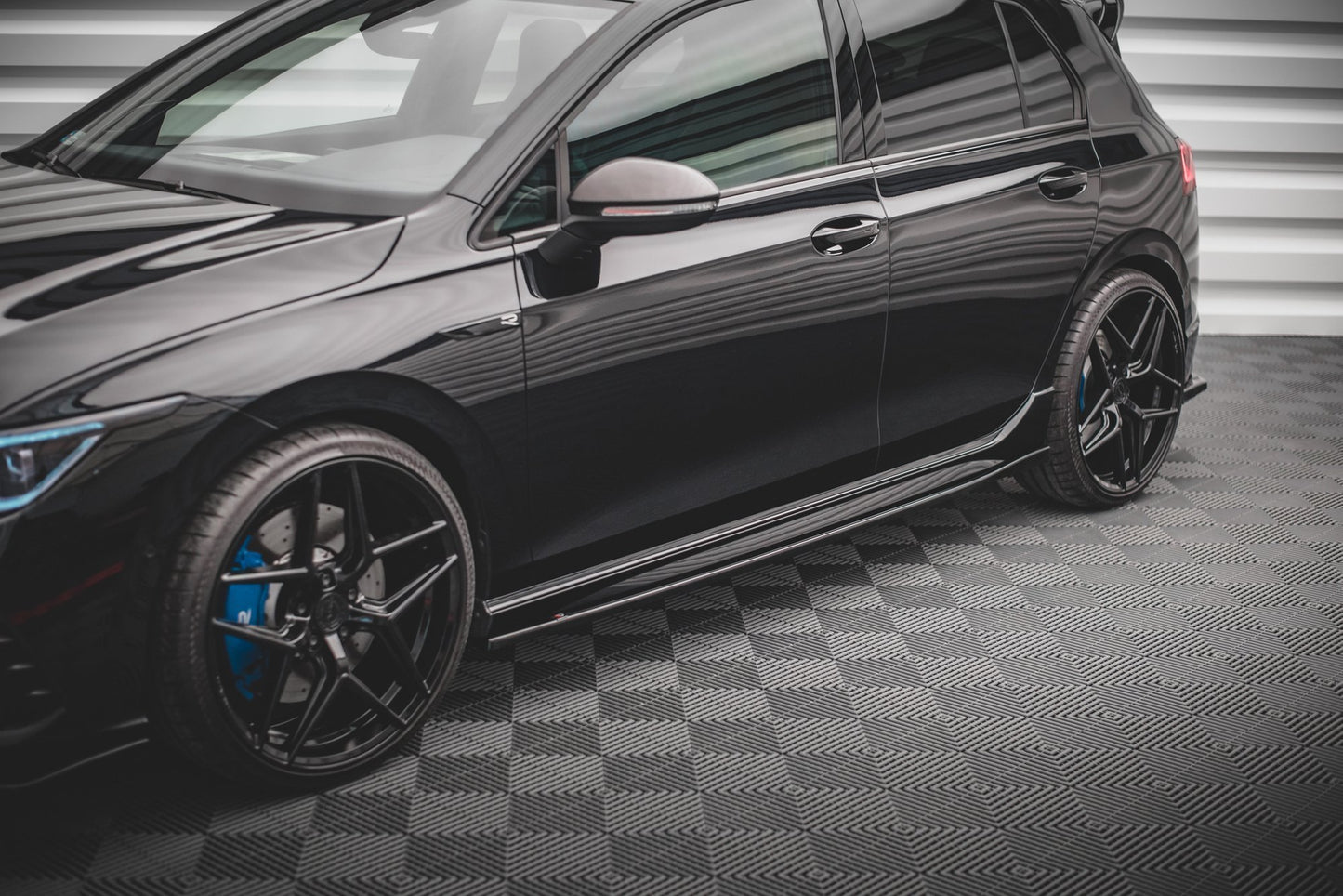 Seitenschweller Ansatz für V.2 für Volkswagen Golf R Mk8 schwarz matt