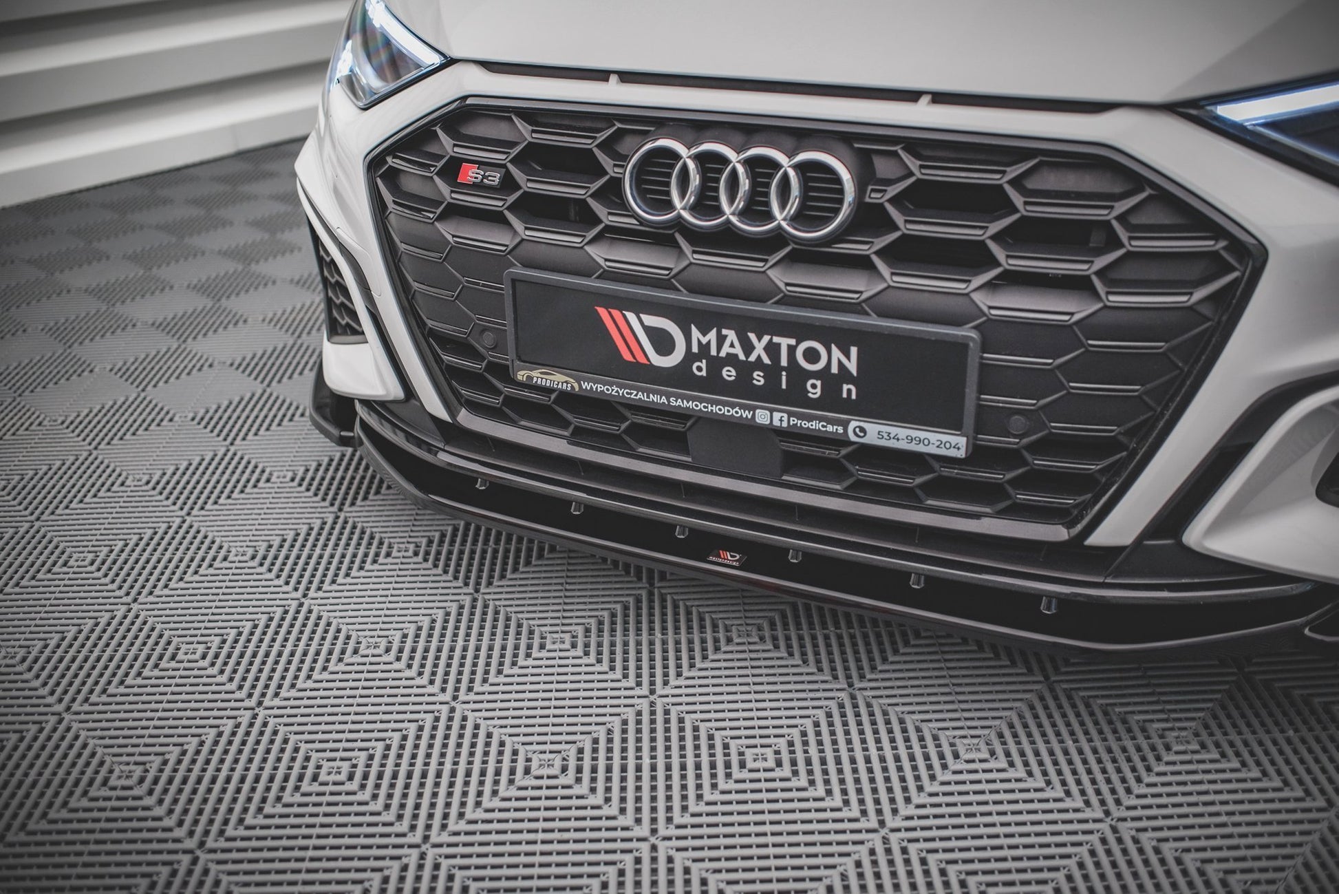 Front Ansatz V.4 für Audi S3 / A3 S-Line 8Y Carbon Look