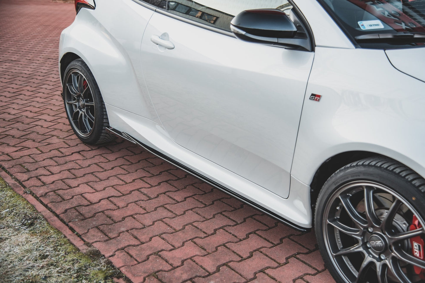 Seitenschweller Ansatz für V.1 für Toyota GR Yaris Mk4 schwarz Hochglanz