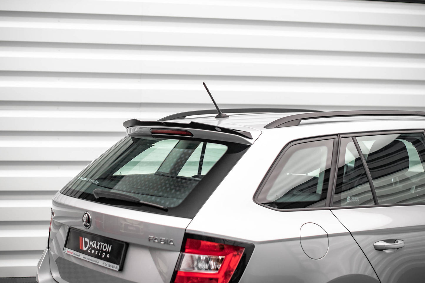 Spoiler CAP für Skoda Fabia Combi Mk3 schwarz Hochglanz