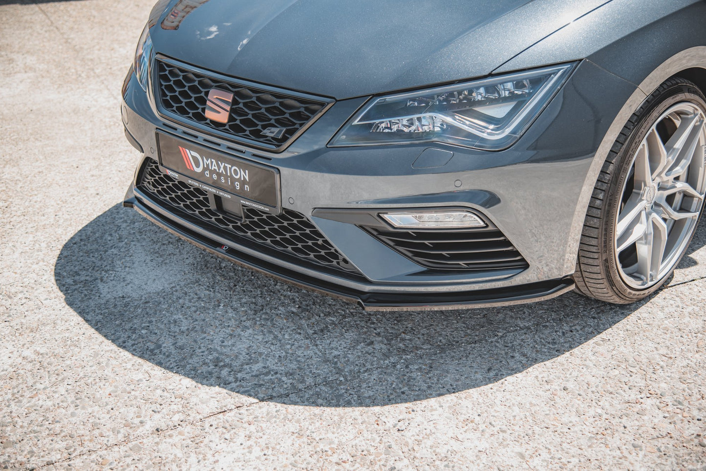 Front Ansatz V.4 für Seat Leon Cupra / FR Mk3 FL schwarz Hochglanz