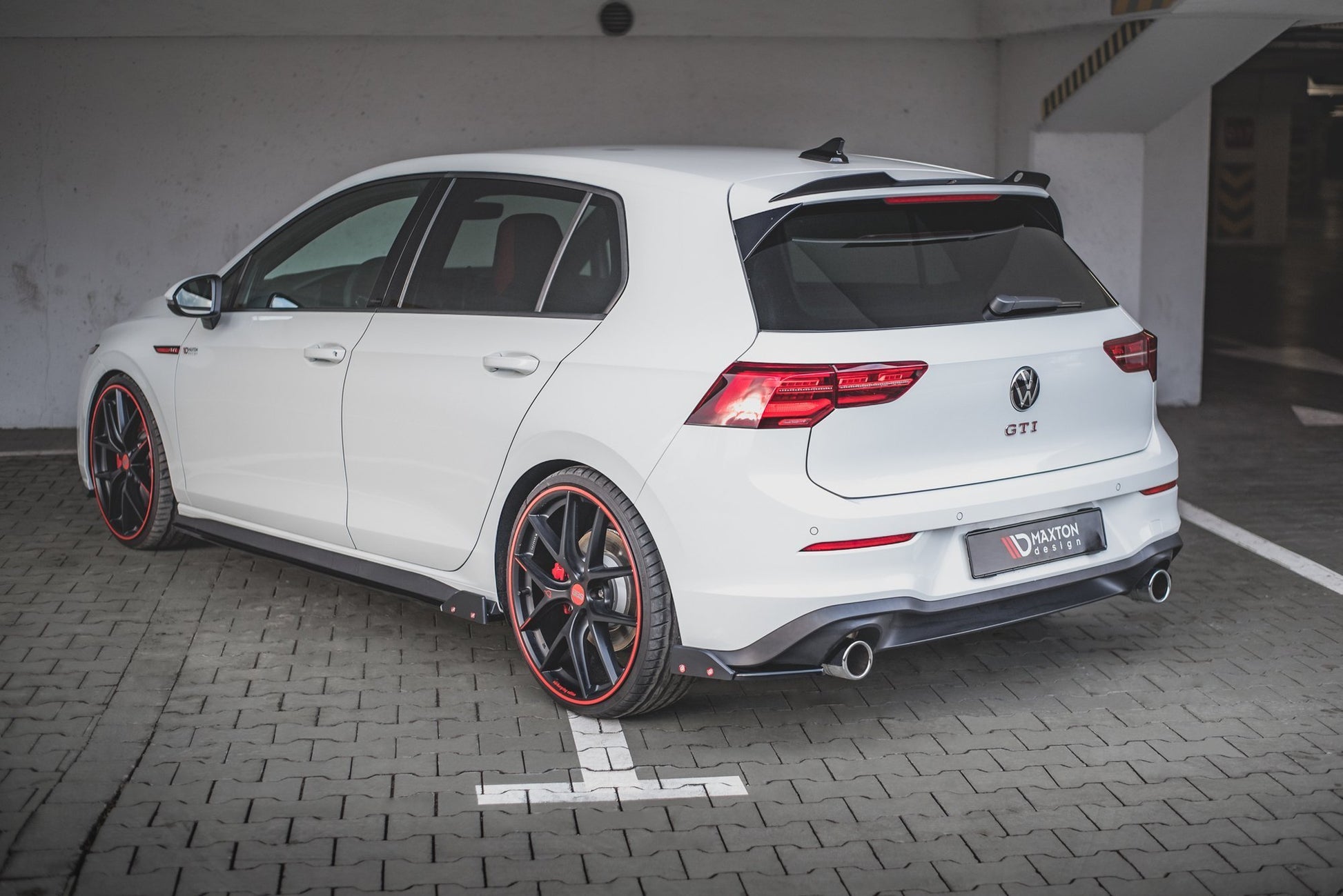 Heck Ansatz Flaps Diffusor +Flaps für V.2 Volkswagen Golf 8 GTI